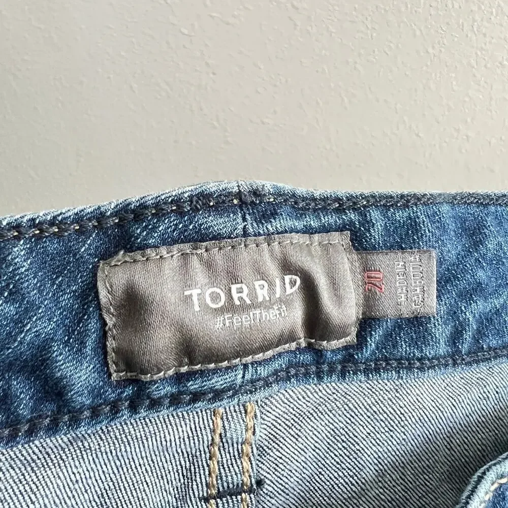 Torrid Bermuda Boyfriend Shorts Women's 20 Vintage Stretch High Rise Denim - Picture 3 of 5